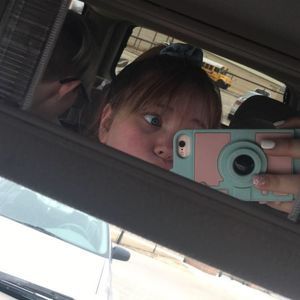 Meet your Posher, Caitlin